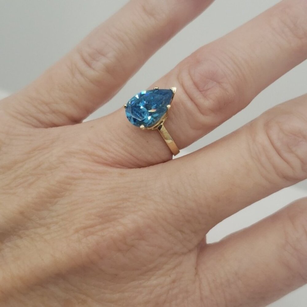 Estate 14K Yellow Gold Blue CZ Tear Drop/Pear Shape Ring Size 6.5